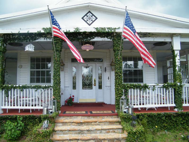 Book Nook Inn Lumberton Bagian luar foto