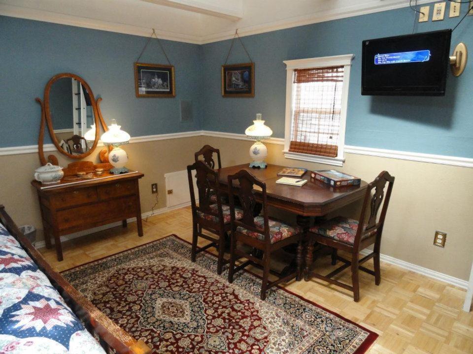 Book Nook Inn Lumberton Ruang foto